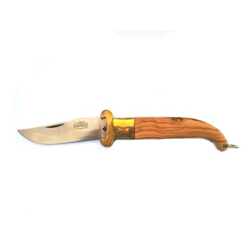 Ceppo Massiccio in Olmo composto i seguenti coltelli Forgiati con il  manico in olivo: 8810/18 Coltello Trinciante; 800/12 Coltello Trinciante;  800/21 Coltello Trinciante; 8814/22 Coltello Arrosto; 8812/20 Coltello  Pane; 8813/26 bis Coltello